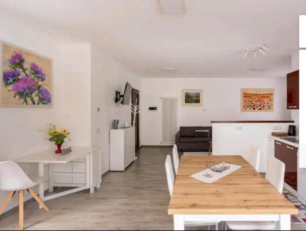 Iris Home Camblione Buitenkant foto