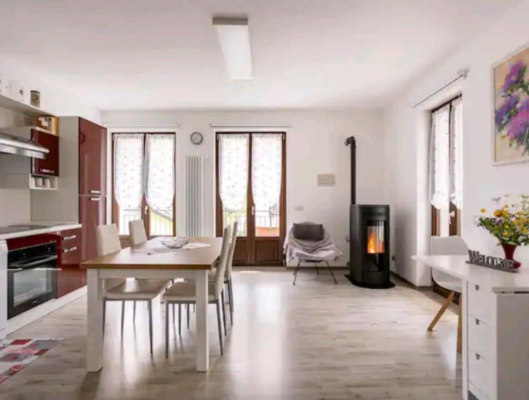 Iris Home Camblione Kamer foto